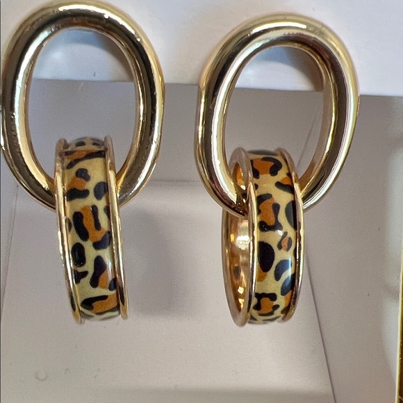 True to Form | Leopard Earrings - Picture 3 of 7